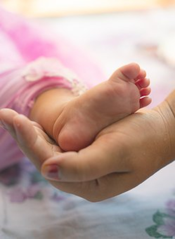 Babymassage stärkt eure Bindung zueinander, schenkt euch Sicherheit, Halt und Geborgenheit und ihr lernt euch noch besser kennen.
Die... Babymassage stärkt eure Bindung zueinander, schenkt euch Sicherheit, Halt und Geborgenheit und ihr lernt euch noch besser kennen.
Die...