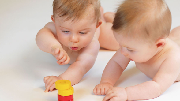  Ich bin Annika Wortmann, Heilp&auml;dagogin, und&nbsp;freue mich, euch in der Hebammenpraxis Oespel PEKiP Kurse f&uuml;r eure Babys im ersten...