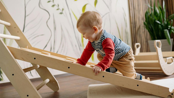  Ich bin Annika Wortmann, Heilp&auml;dagogin, und&nbsp;freue mich, euch in der Hebammenpraxis Oespel PEKiP Kurse f&uuml;r eure Babys im ersten...